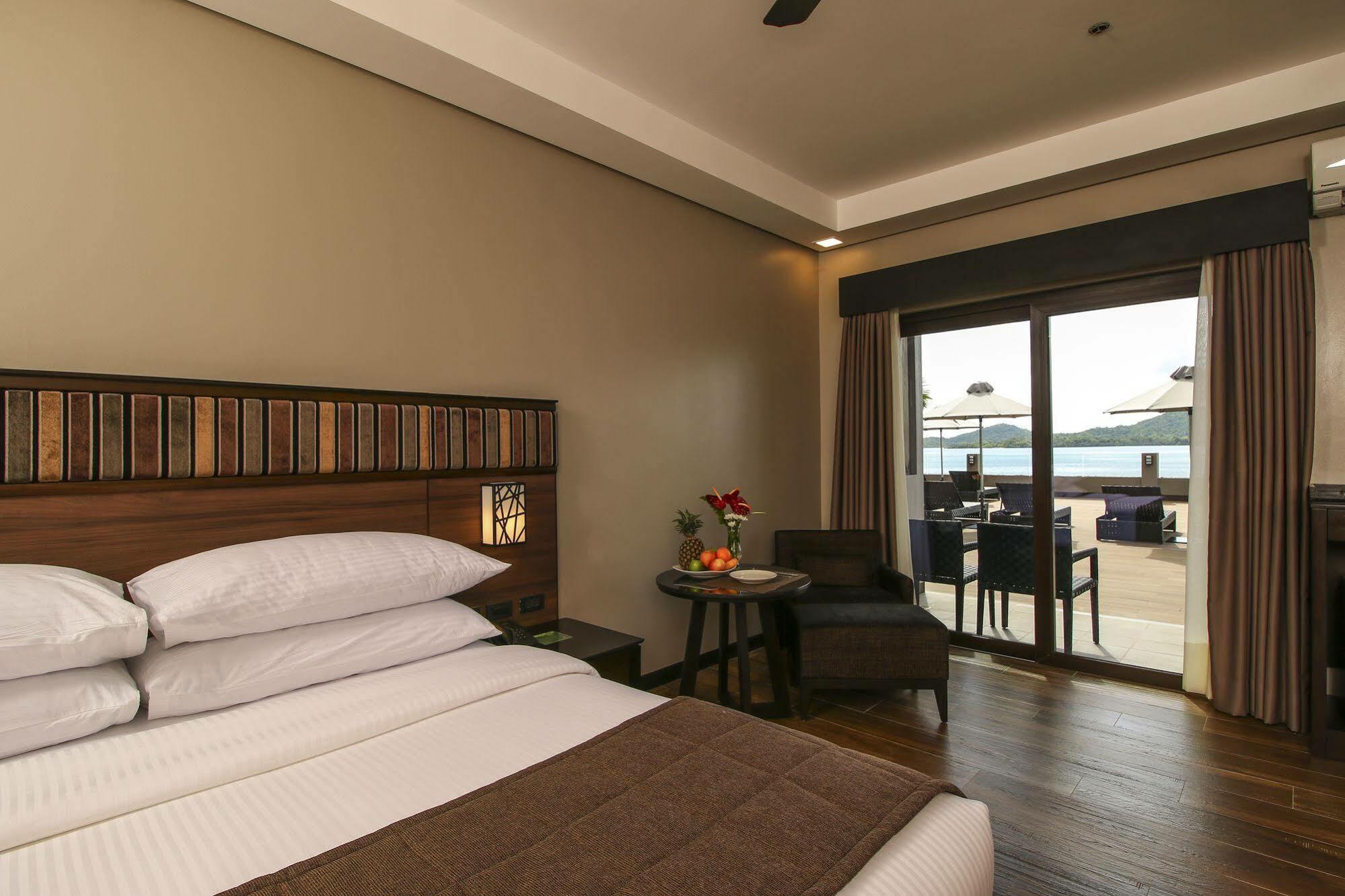 Two Seasons Coron Bayside Hotel Extérieur photo