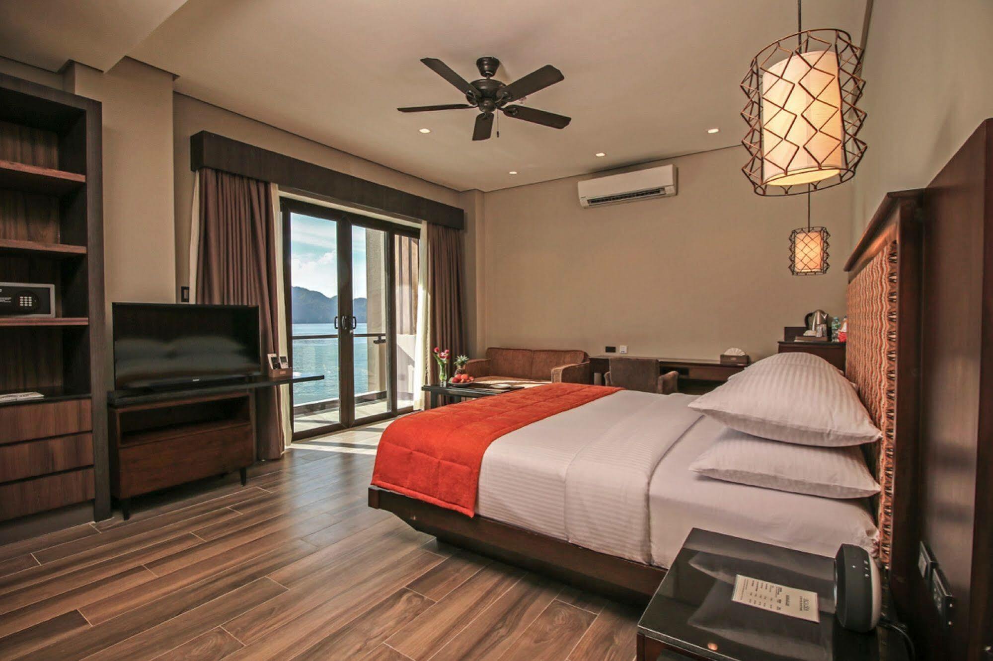 Two Seasons Coron Bayside Hotel Extérieur photo