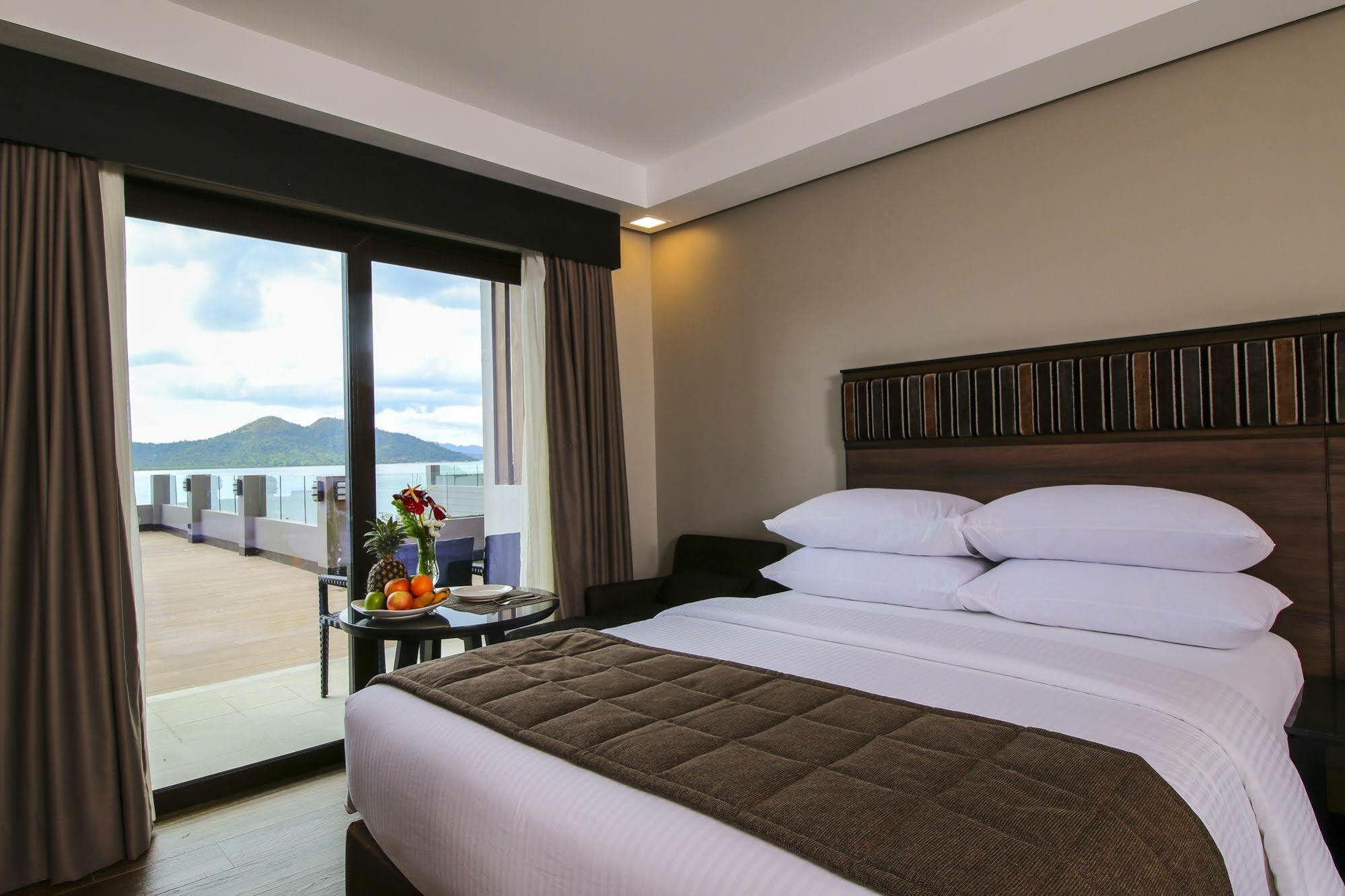 Two Seasons Coron Bayside Hotel Extérieur photo