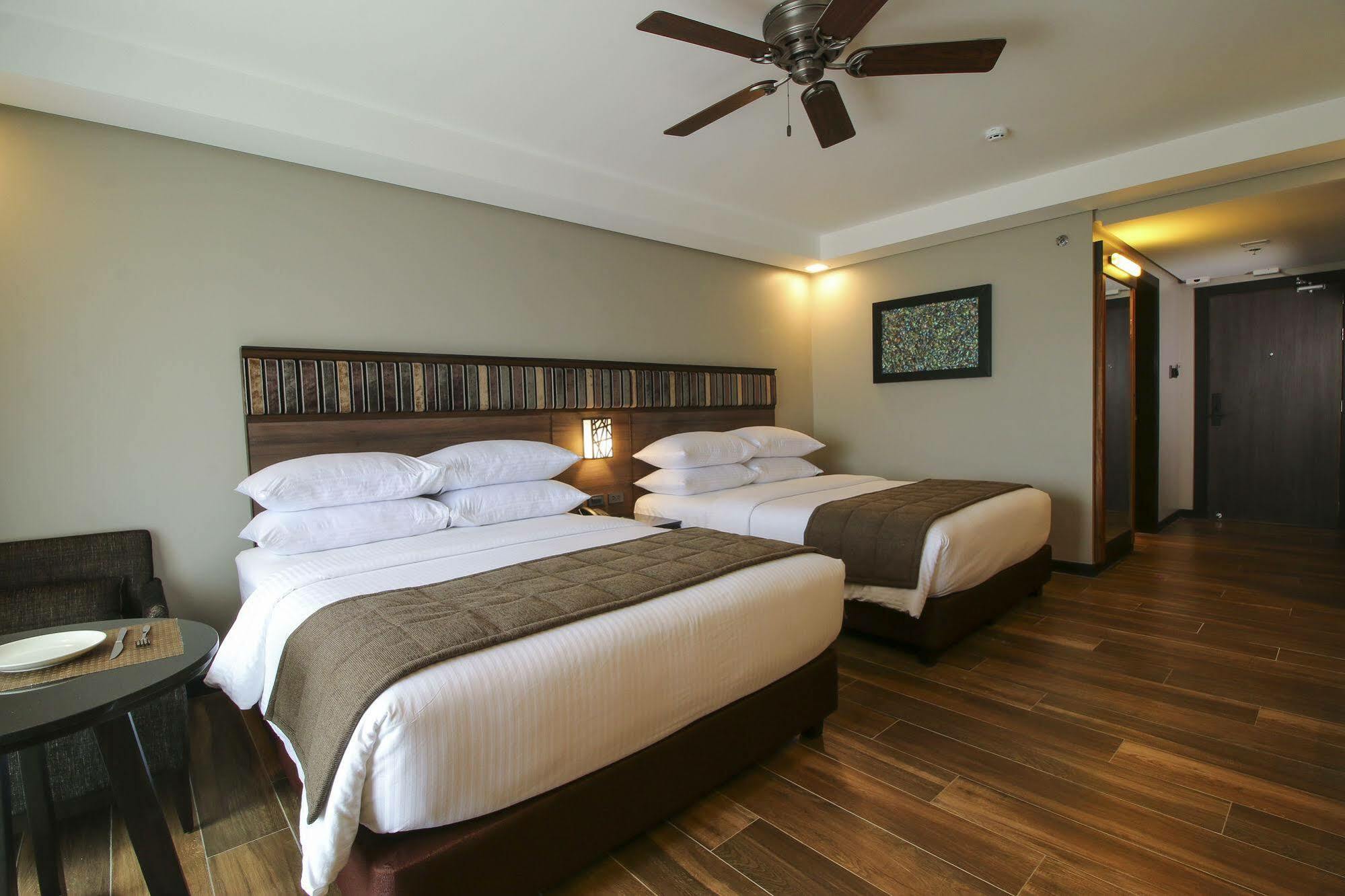 Two Seasons Coron Bayside Hotel Extérieur photo